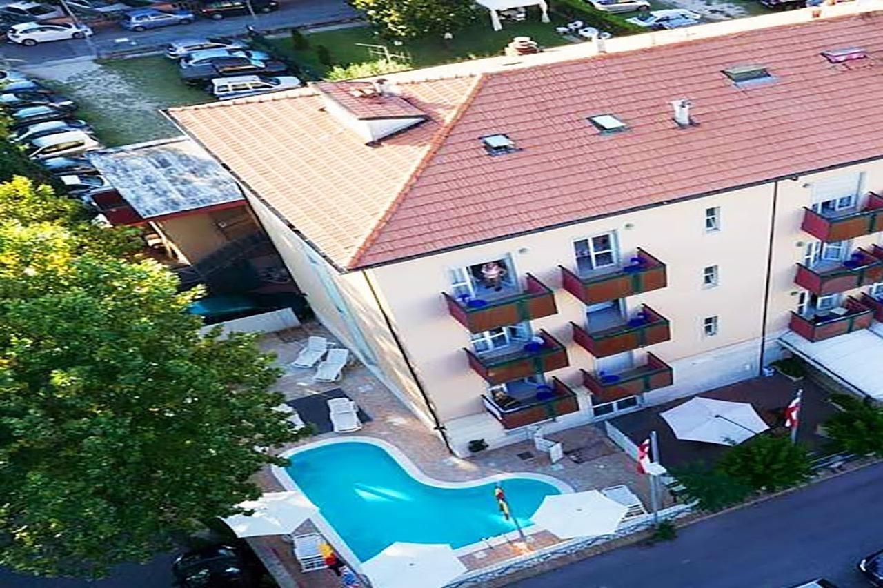 Aron Hotel Rimini Exterior foto