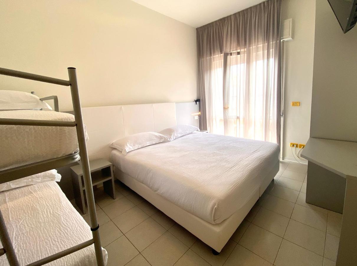 Aron Hotel Rimini Exterior foto