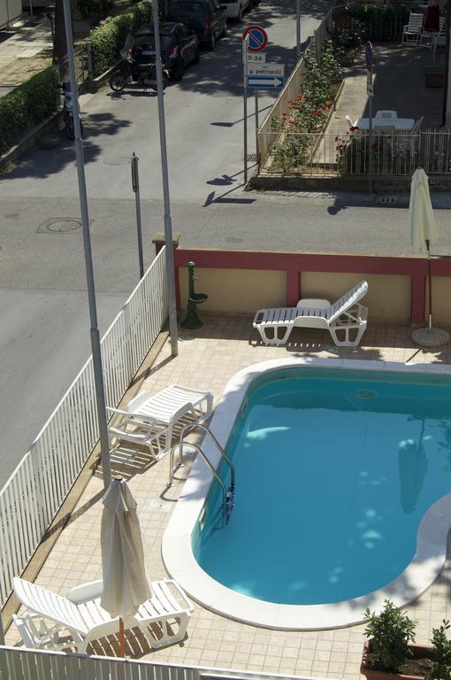Aron Hotel Rimini Exterior foto