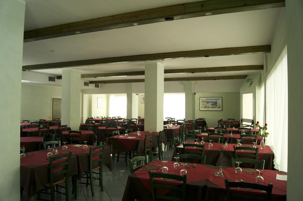 Aron Hotel Rimini Exterior foto