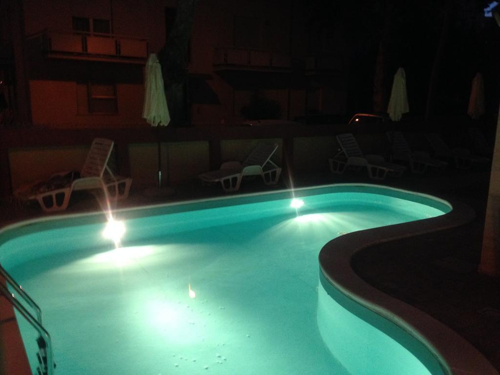 Aron Hotel Rimini Exterior foto